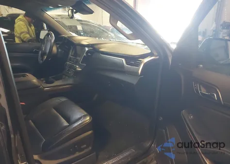 2017 Chevrolet Suburban Lt z USA, uszkodzony, nr VIN 1GNSKHKC1HR300962